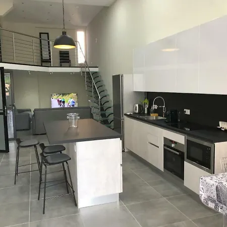 Appartement Grand Loft Chic Et Moderne, Deco Industrielle Beausoleil