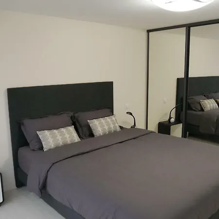 Appartement Grand Loft Chic Et Moderne, Deco Industrielle *