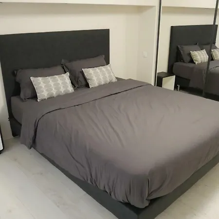 Grand Loft Chic Et Moderne, Deco Industrielle *