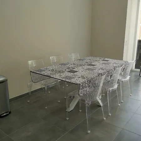 Appartement Grand Loft Chic Et Moderne, Deco Industrielle